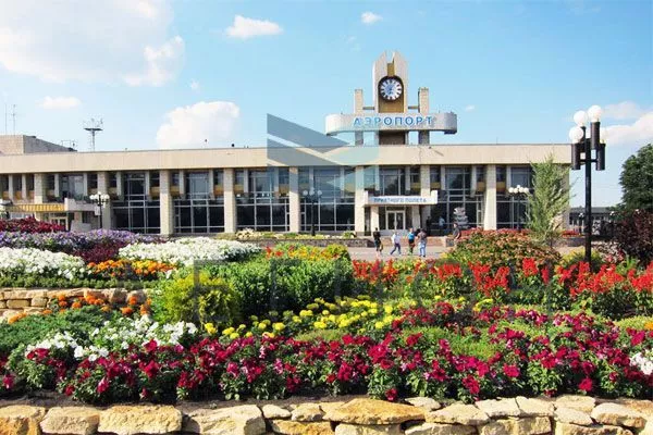 Аэропорт в Липецке освещают наши опоры освещения.